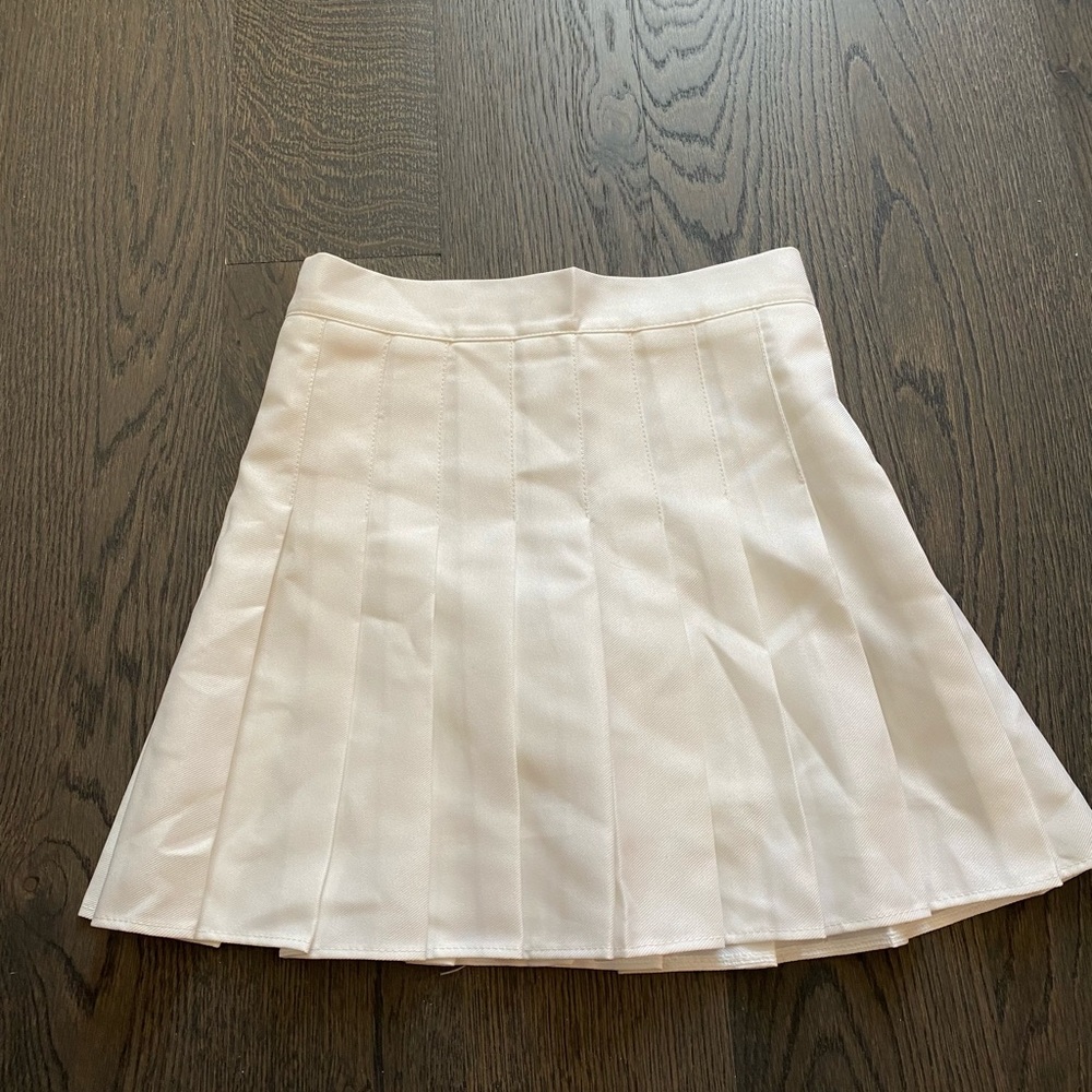 ✨ITEM SOLD ✨✨YESSTYLE - white mini tennis skirt